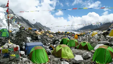Nepal, Everest Dağı'nın ana kamp yerini taşıyacak