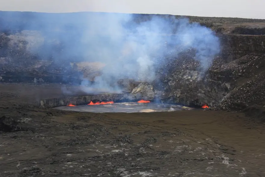 Hawaii'de Kilauea yanardağındaki lav denizi akmaya başladı 11 Hawaii'de Kilauea yanardağındaki lav denizi akmaya başladı 11