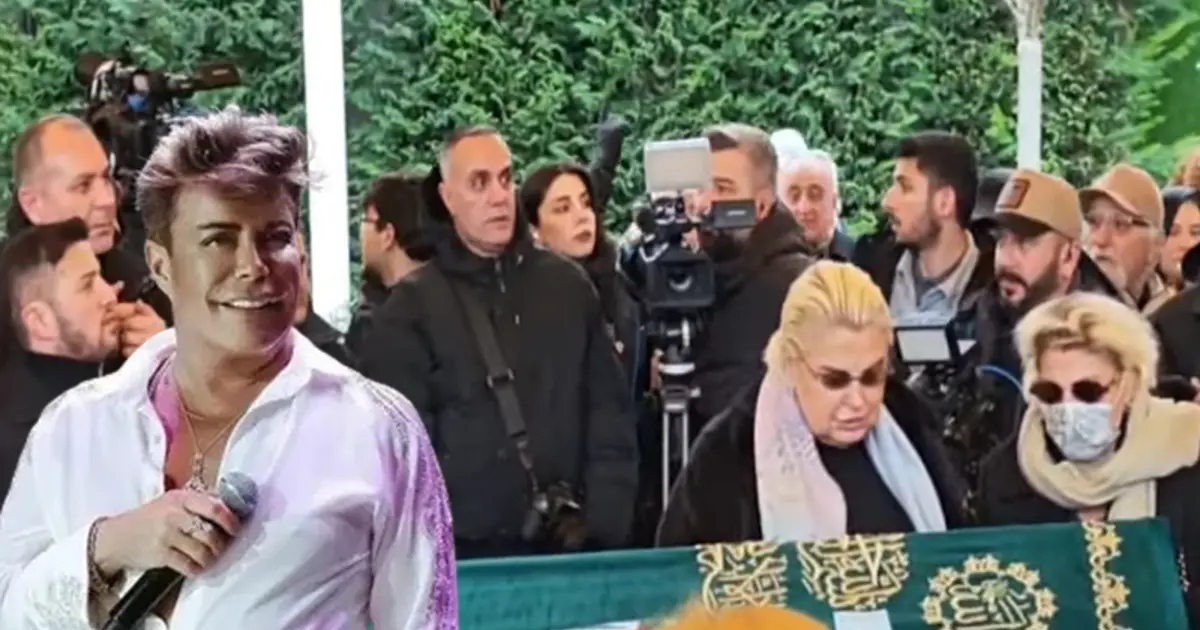 Fatih Ürek'e veda. Sevenleri tabut başında gözyaşlarına boğuldu