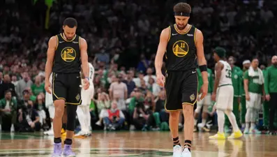 Golden State Warriors, NBA final serisini 2-2'ye getirdi