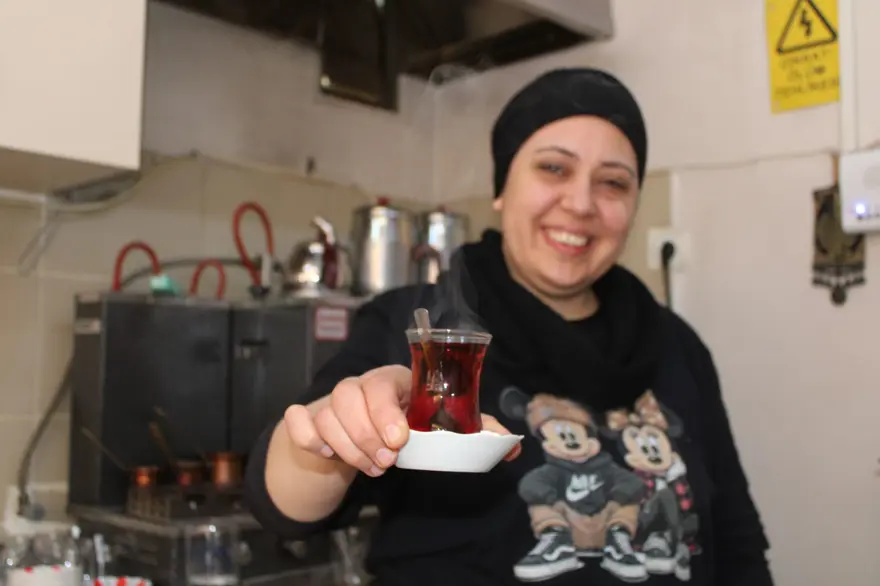 Mahallenin "Seher ablası", 11 yıldır eşinin en büyük destekçisi 3