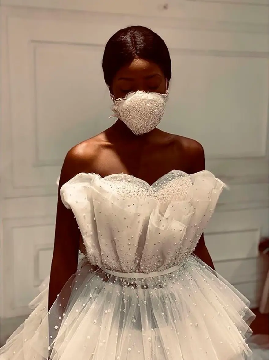 Corona virüsten koruyan gelinlik tasarlandı 2