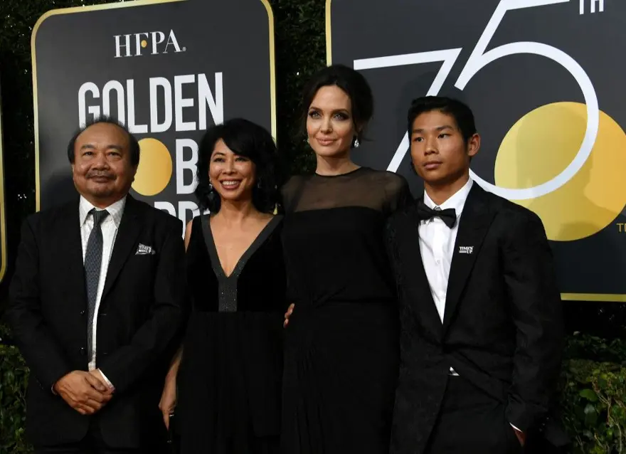 Angelina Jolie ile Brad Pitt'in oğlu Pax yoğun bakımdan çıktı 5
