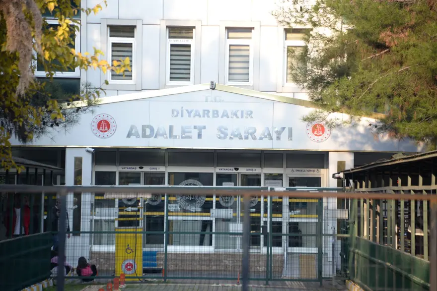 Tacizi engellerken tacizci diye canice öldürülmüştü: Sanıklara iyi hal indirimi uygulandı 5 Tacizi engellerken tacizci diye canice öldürülmüştü: Sanıklara iyi hal indirimi uygulandı 5