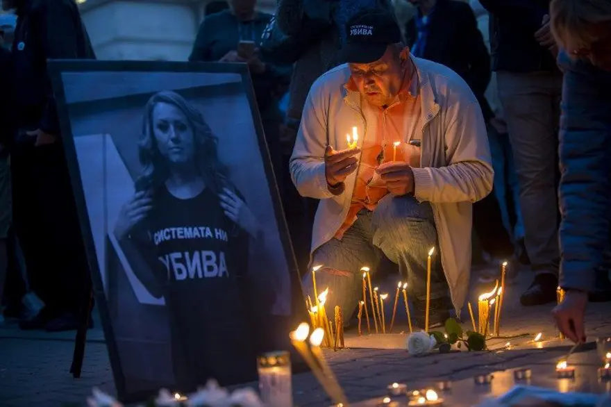Bulgaristan gazeteci Marinova için yasta 19