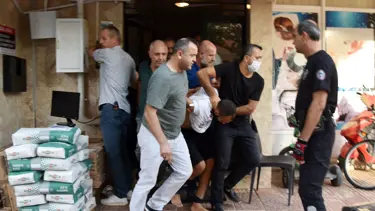 Emniyetten eli kelepçeli kaçtı, arkadaşının evinde yakalandı