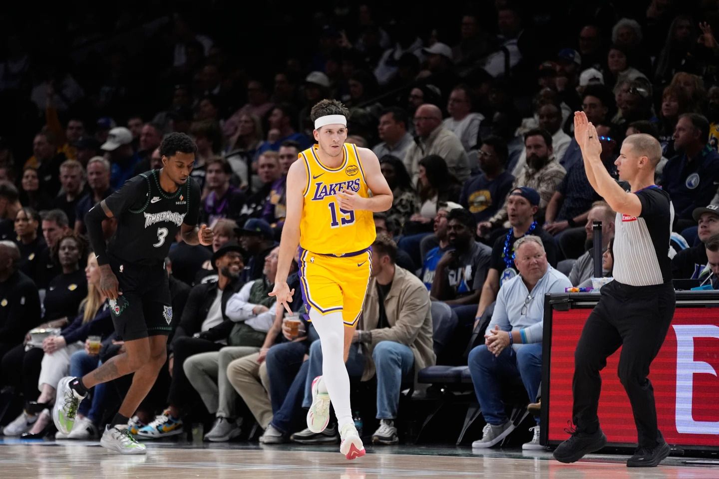 Austin Reaves yıldızlaşmaya, Lakers kazanmaya devam ediyor