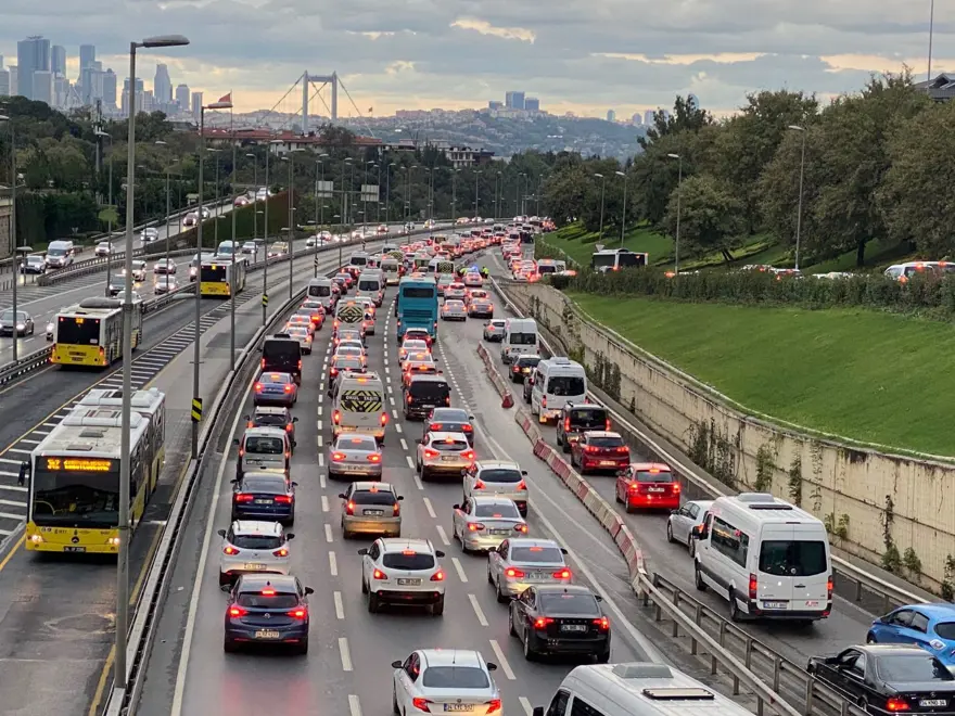 Haftanın ilk iş gününde İstanbul'da trafik yoğunluğu 3