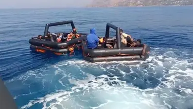 Ayvacık'ta 19 kaçak göçmen kurtarıldı