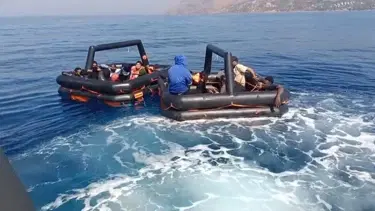 Ayvacık'ta 19 kaçak göçmen kurtarıldı