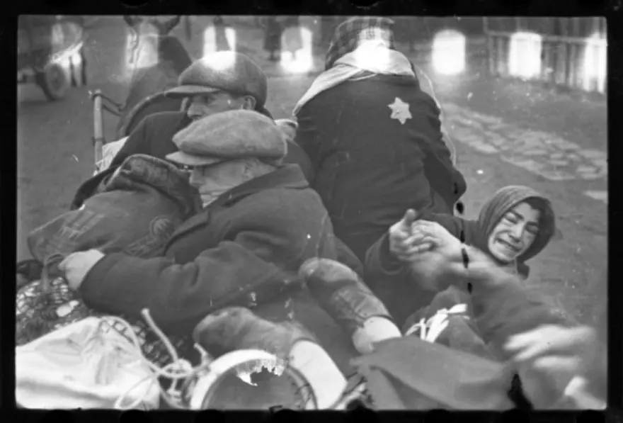 Nazi vahşetini gizlice fotoğrafladı 25