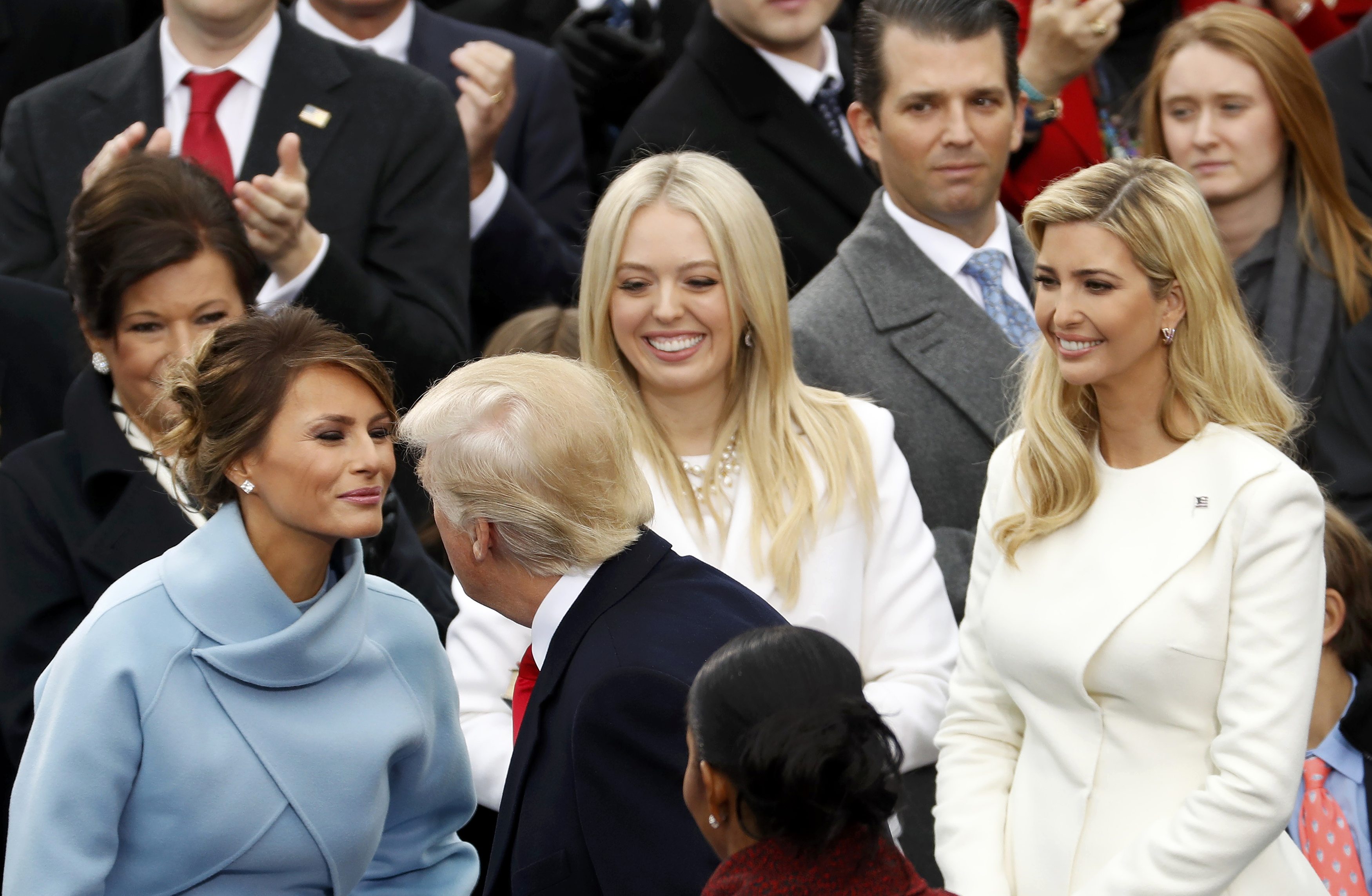 Trump kardeşlerden beyaz şıklık