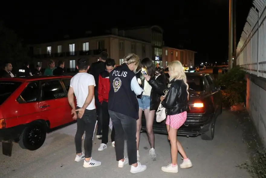 Sakarya'da üniversite çevresinde asayiş uygulaması 5