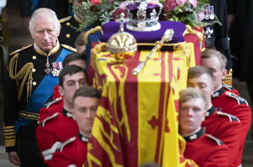 Prens Harry-Meghan Markle çifti Kraliçe Elizabeth'in ölüm yıl dönümü törenine davet edilmedi 2