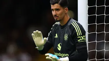 Altay Bayındır'a büyük fırsat: Dev derbi öncesi hocası açıkladı!