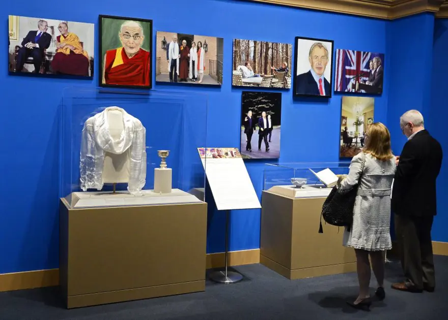 Bush'tan kişisel diplomasi sergisi 9