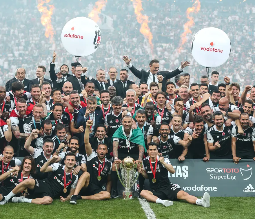 Şampiyon Beşiktaş kupasına kavuştu 18