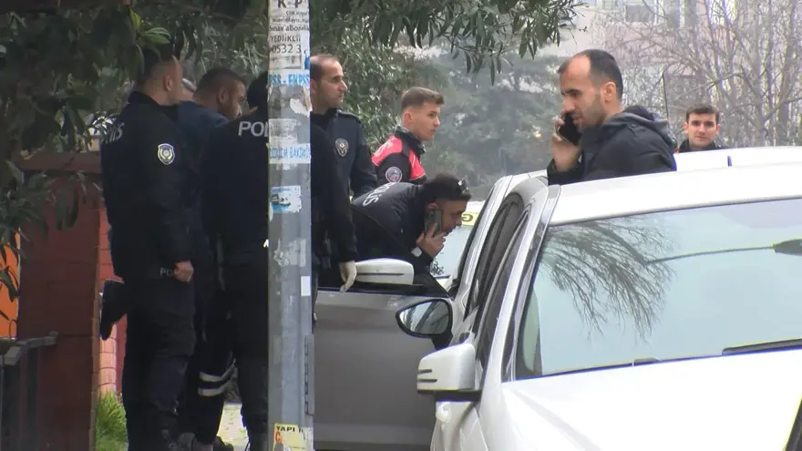 Park halindeki araçta ceset bulundu 2