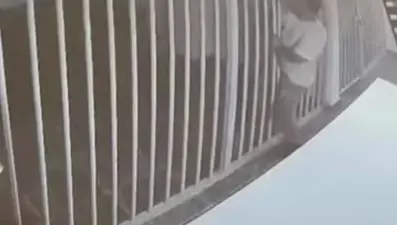 Demir parmaklıkları esnetip kaçtı: Kaçak göçmen organizatörü kısa sürede yakalandı