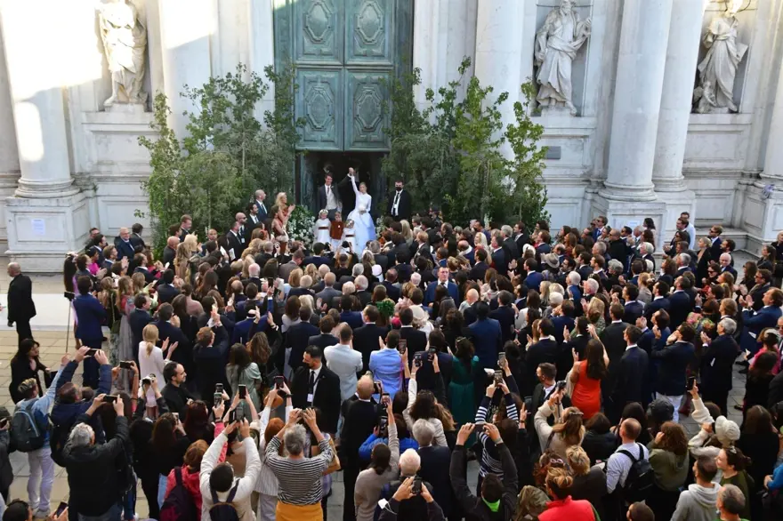 Dünyanın en zengin üçüncü kişisinin oğlu AlexandreArnault evlendi 32 Dünyanın en zengin üçüncü kişisinin oğlu AlexandreArnault evlendi 32