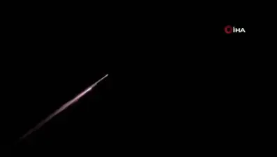 Japonya'da gökyüzünde meteor benzeri gizemli ışıklar görüldü