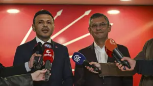 CHP İstanbul İl Başkanı Çelik, Özgür Özel'e desteğini açıkladı CHP İstanbul İl Başkanı Çelik, Özgür Özel'e desteğini açıkladı