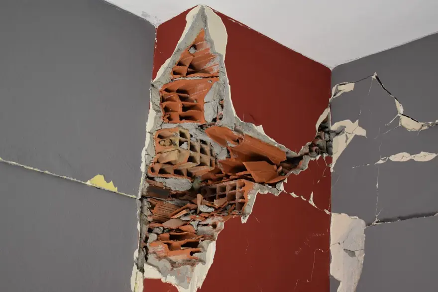 Patlayan bina kolonundan tuğla çıktı: "İnsan hayatı bu kadar mı ucuz" 12