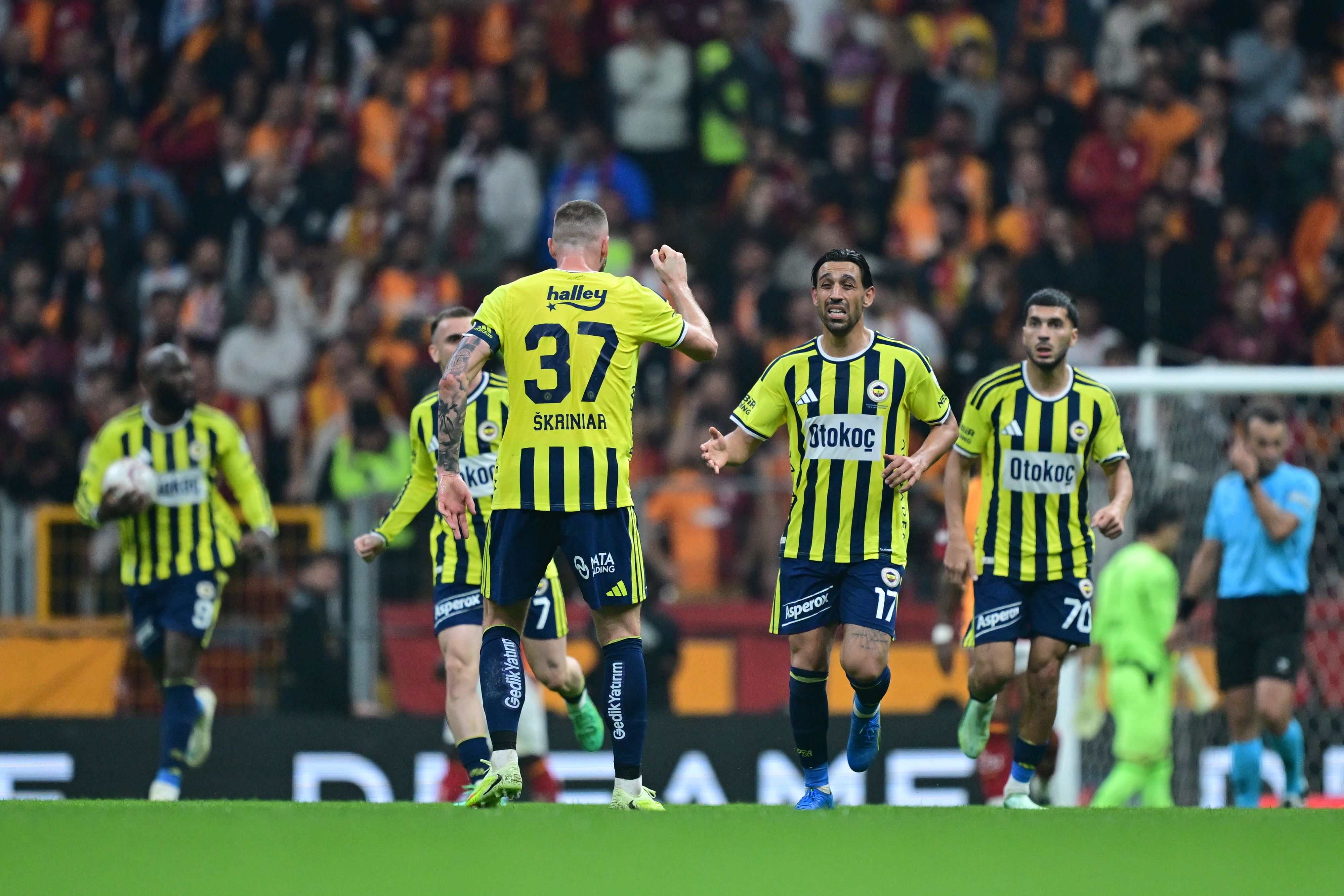 Kuyt'la ilk sınav. Fenerbahçe-Göztepe