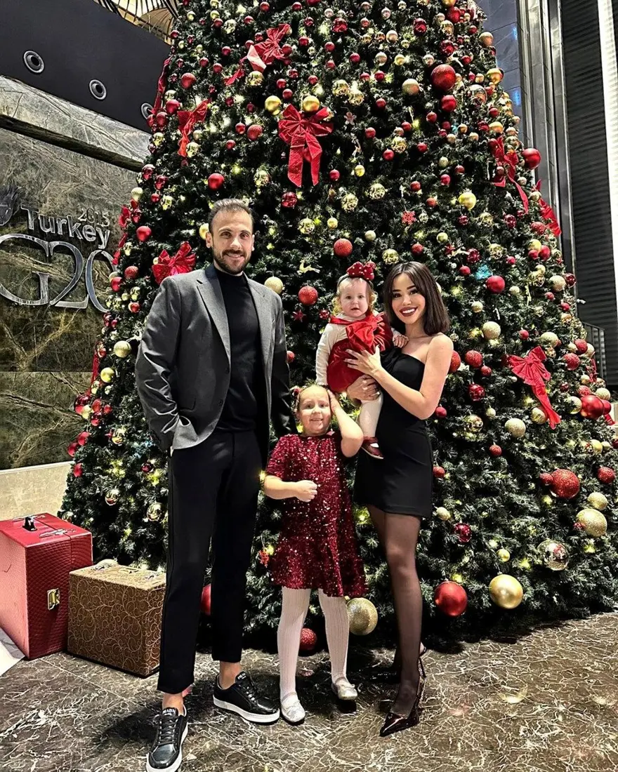 SOYADINI DEĞİŞTİRDİ SOYADINI DEĞİŞTİRDİ