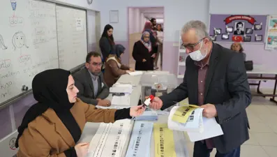 İstanbul’da oy kullanma işlemi başladı