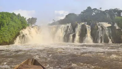 Dünyanın okyanusa dökülen tek şelalesi: Lobe Şelalesi