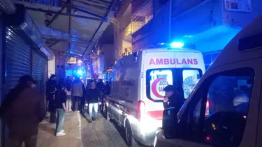 Diyarbakır'da ev yandı: 9'u çocuk 12 kişi dumandan etkilendi
