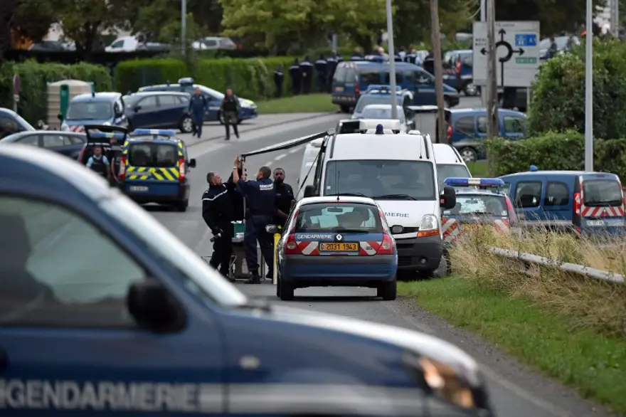 Fransa'da Roman kampında saldırı: 4 ölü 8