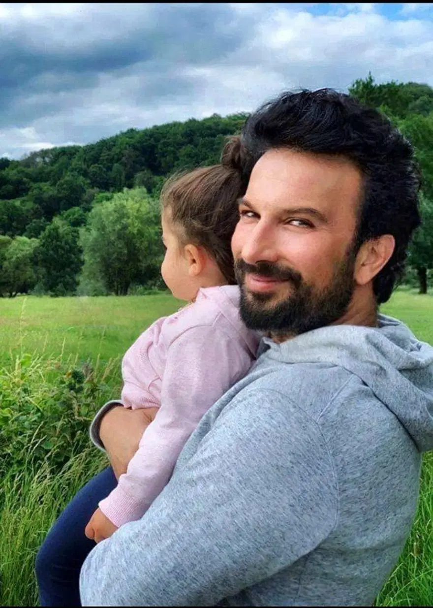 Tarkan kızı Liya'nın doğum fotoğraflarını paylaştı 3