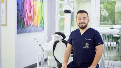 "İmplant tedavisiyle çene kemiğinizi koruyun"