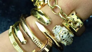 Kim Kardashian’a servet değerinde beş bilezik