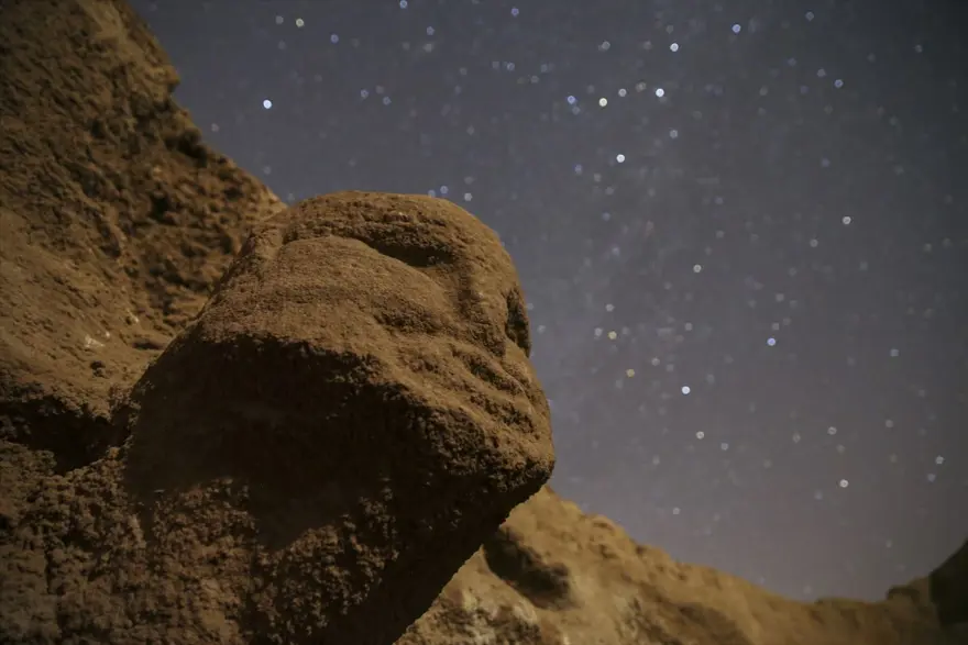 Neolitik dönemin önemli merkezi 'Karahantepe' yıldızların altında 15