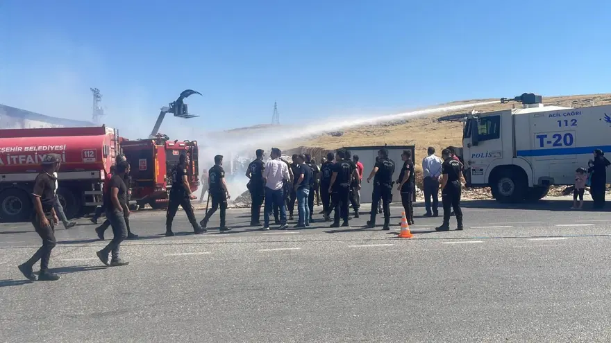 Geri dönüşüm fabrikasında korkutan yangın 3 Geri dönüşüm fabrikasında korkutan yangın 3