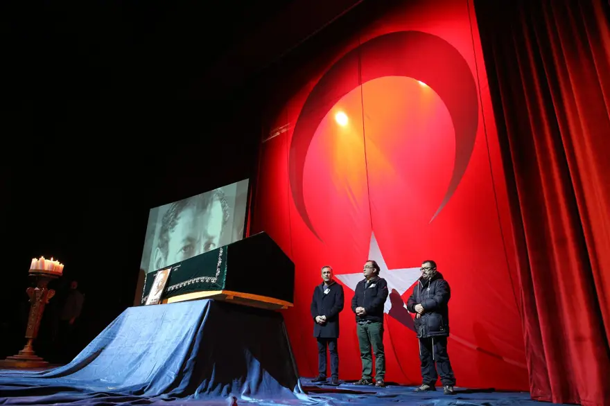 Münir Özkul son yolculuğuna uğurlandı 27 Münir Özkul son yolculuğuna uğurlandı 27