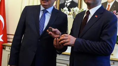 Mazbatasını alan İstanbul Büyükşehir Belediye Başkanı Ekrem İmamoğlu görevi devraldı