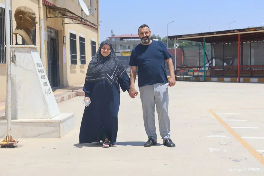 El ele girdikleri sınav merkezinde üniversite hayali için ter döktüler 1