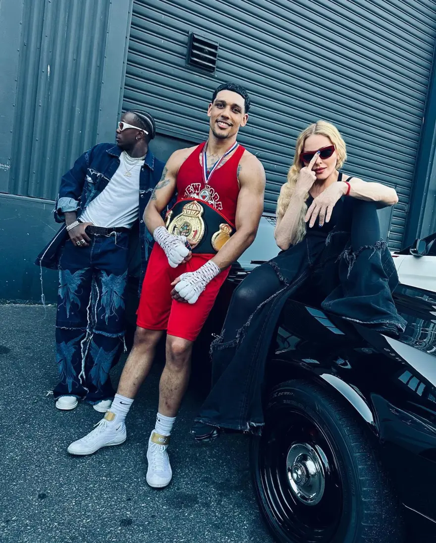 Madonna sevgilisinin boks şampiyonluğunu kutladı 1