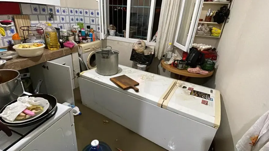 Sağanak ve fırtına birçok kentte hayatı olumsuz etkiledi 5 Sağanak ve fırtına birçok kentte hayatı olumsuz etkiledi 5