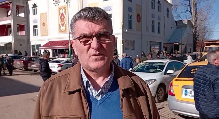 Ferdi Tayfur hayrına pide dağıttı: Babanın vefatı bizi derinden üzdü 1