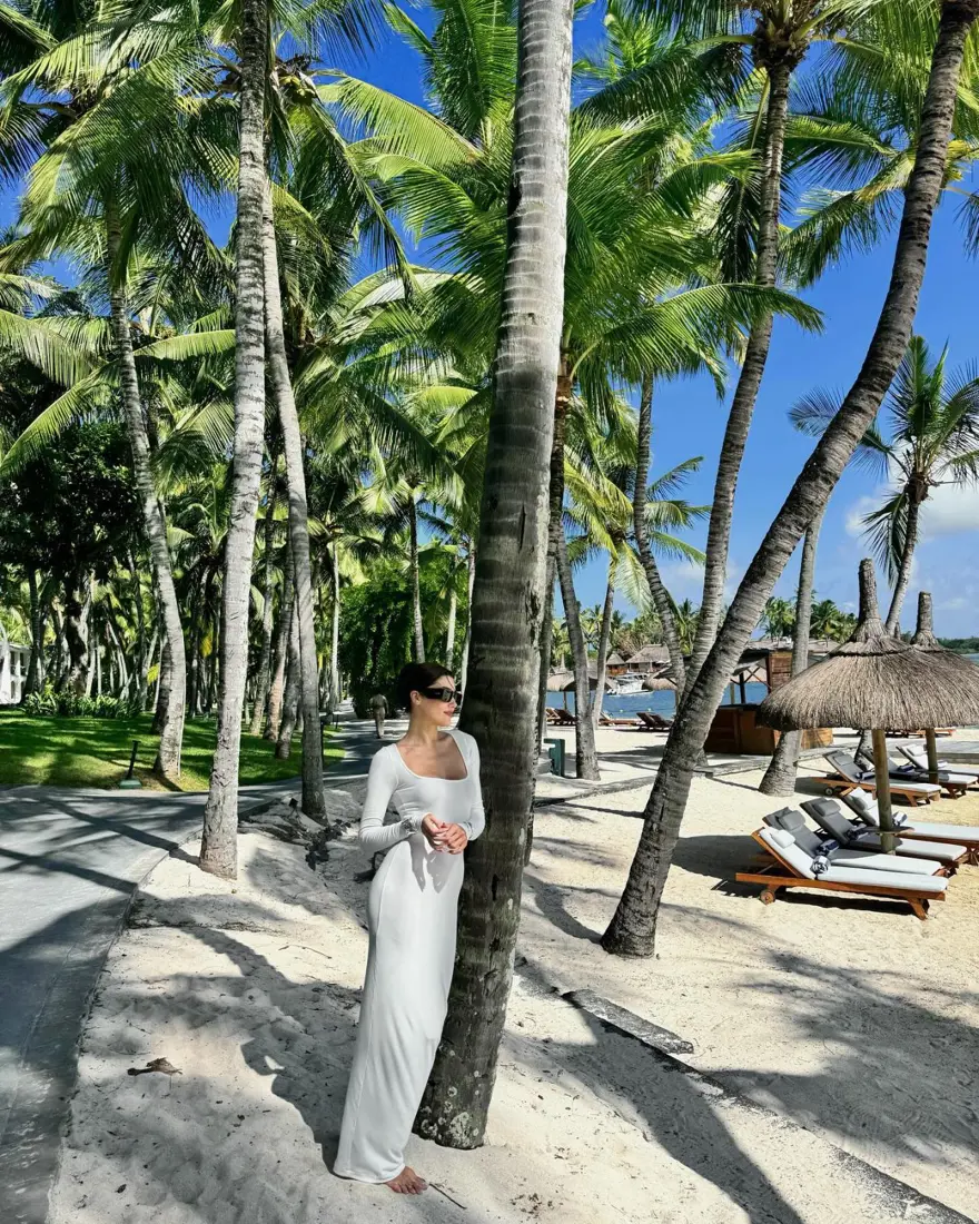 Hande Erçel şimdi de Mauritius tatilinde 8