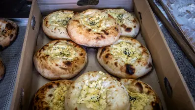 İftar sofralarının baş tacı: İçinde yumurta, et, tereyağı ve lor peyniri var