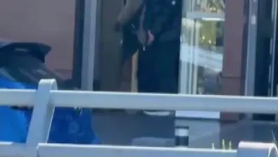 İstanbul'un göbeğinde silahlı soygun girişimi: Silahlar patladı