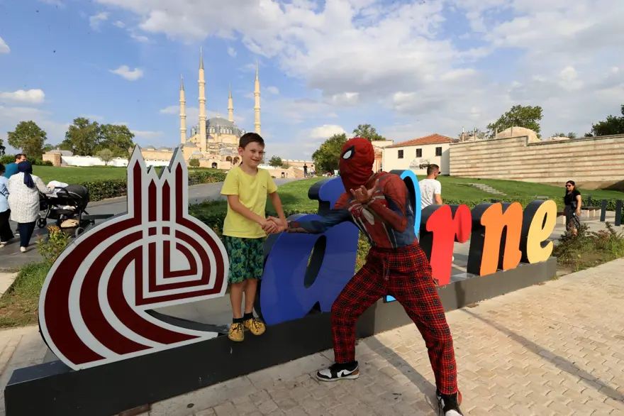Türkiye'yi gezen yerli Spiderman'in 39. durağı Edirne oldu 1