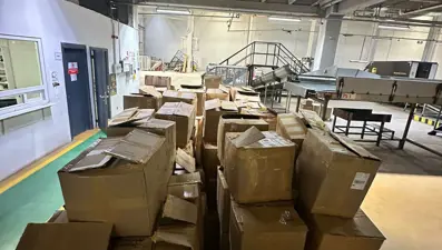 Kargo şirketinin deposunda kaçak tütün ele geçirildi
