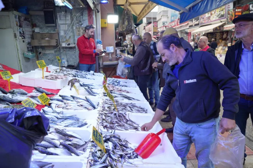 Kilosu 80 liraya düştü ama müşteri yanaşmadı: ''Pahalı olduğunda daha çok satış yapıyoruz'' Kilosu 80 liraya düştü ama müşteri yanaşmadı: ''Pahalı olduğunda daha çok satış yapıyoruz''